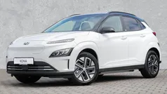 Chalk white / phantom black ro / met Gebraucht 2021 Hyundai Kona Trend SUV | 20.480 € (Guter Preis)
