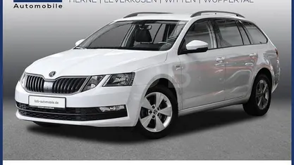 Weiß Gebraucht 2019 Skoda Octavia Soleil Kombi | 14.770 € (Fairer Preis)