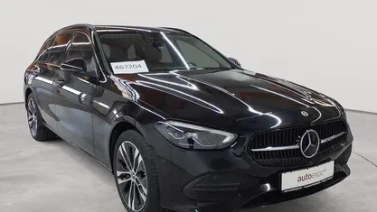 Gebraucht Mercedes C300e Avantgarde 204 PS (150 kW) 2023 Obsidianschwarz metallic Kombi