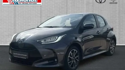 Gebraucht Toyota Yaris Hybrid Club 116 PS (85 kW) 2021 Magnetic grey Kleinwagen