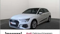 Ibisweiß Gebraucht 2024 Audi A3 Sportback S-Line Limousine | 35.440 € (Guter Preis)