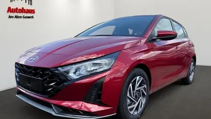Neu Hyundai i20 Trend 101 PS (74 kW) 2025 Rot Kleinwagen
