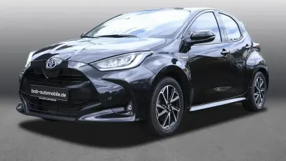 Gebraucht Toyota Yaris Hybrid Club 116 PS (85 kW) 2020 Schwarz Kleinwagen