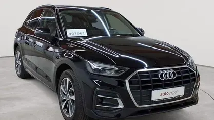 Gebraucht Audi Q5 Ambiente 163 PS (119 kW) 2022 Brillantschwarz SUV