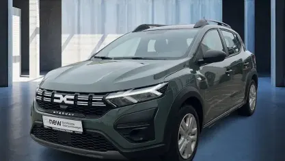 Usata Dacia Sandero Essentiel 122 CV (89 kW) 2024 Grigio Berlina