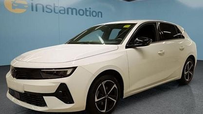 Gebraucht Opel Astra 131 PS (96 kW) 2025 Weiß Limousine