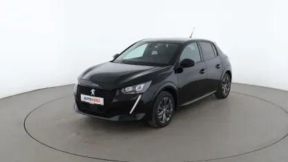 Gebraucht Peugeot e-208 Allure 100 kW (136 PS) 2021 Schwarz Kleinwagen