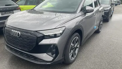 Neu Audi Q4 e-tron Basis 210 kW (286 PS) 2026 Kieselgrau SUV