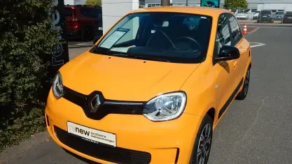 Gebraucht Renault Twingo SE 65 PS (47 kW) 2021 Mangogelb Kleinwagen