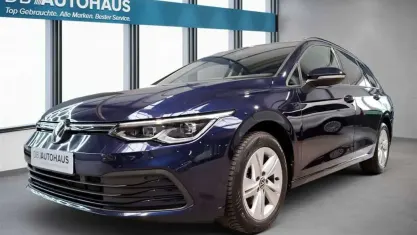 Gebraucht VW Golf VIII Life 150 PS (110 kW) 2024 Blau Kombi