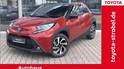 Chili red perleffekt/dach myst Neu 2025 Toyota Aygo X Design SUV | 17.680 € (Fairer Preis)