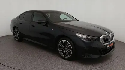 Gebraucht BMW 520 M Sport 190 PS (139 kW) 2025 Carbonschwarz Limousine