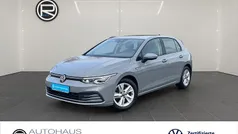 Grau Gebraucht 2020 VW Golf VIII Life Limousine | 19.980 € (Fairer Preis)