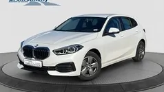 Mineralweiss (weiß) Gebraucht 2021 BMW 118 Advantage Kleinwagen | 19.980 € (Fairer Preis)