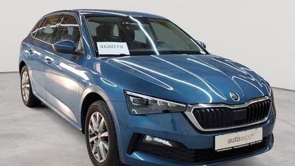 Gebraucht Skoda Scala Ambition 150 PS (110 kW) 2021 Titanblau metallic Kleinwagen