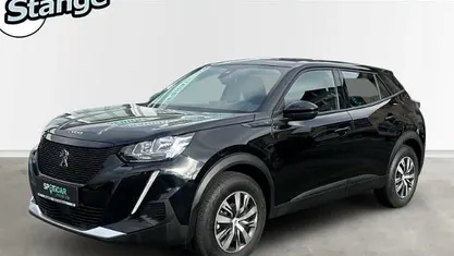 Gebraucht Peugeot e-2008 Active 100 kW (136 PS) 2021 Noir perla nera (metallic) SUV