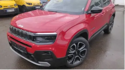 Gebraucht Jeep Avenger EV Summit 114 kW (156 PS) 2023 Rot SUV