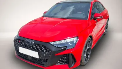 Neu Audi RS3 Ambiente 400 PS (294 kW) 2026 Rot Limousine