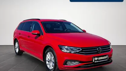 Gebraucht VW Passat Business 122 PS (89 kW) 2023 Tornadorot Kombi
