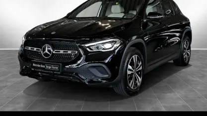 Gebraucht Mercedes GLA200 Progressive 163 PS (119 kW) 2023 Schwarz SUV