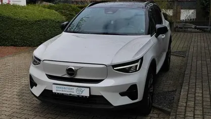 Gebraucht Volvo XC40 Plus 169 kW (231 PS) 2022 Weiß metallic SUV