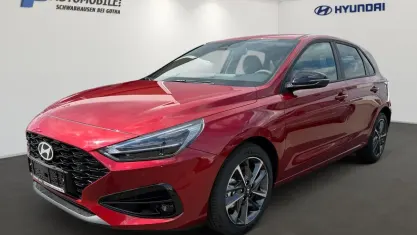 Gebraucht Hyundai i30 Advantage 101 PS (74 kW) 2024 Ultimate red Limousine