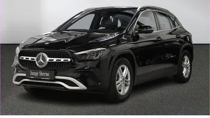 Unilack nachtschwarz Gebraucht 2024 Mercedes GLA200 SUV | 34.250 € (Guter Preis)