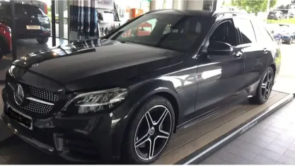 Używany Mercedes C300 AMG line 258 KM (189 kW) 2020 Szary Kombi