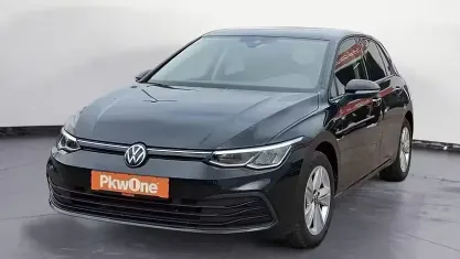Gebraucht VW Golf VIII Life 131 PS (96 kW) 2022 Schwarz Limousine