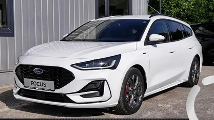 Weiß Gebraucht 2025 Ford Focus ST-Line Kombi | 24.890 € (Fairer Preis)