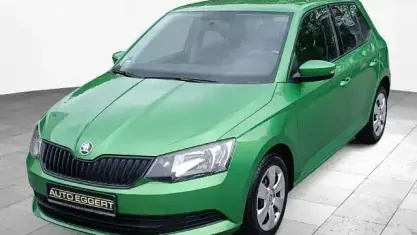 Używany Skoda Fabia Cool Edition 75 KM (55 kW) 2015 Zielony Sedan/Limuzyna