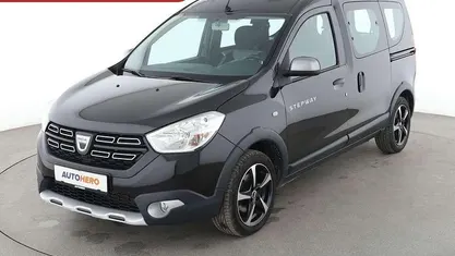 Schwarz Gebraucht 2021 Dacia Dokker Stepway Van / Kleinbus | 16.200 € (Fairer Preis)