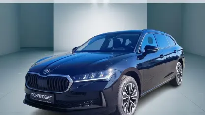 Neu Skoda Superb Essence 150 PS (110 kW) 2026 Ebony schwarz metallic Kombi
