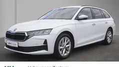 Moonweiss metallic Gebraucht 2024 Skoda Octavia Selection Kombi | 29.880 € (Fairer Preis)