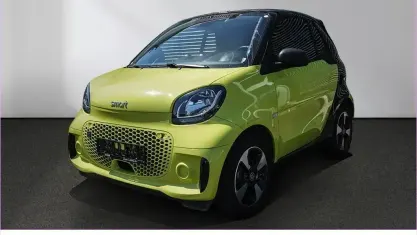 Gebraucht Smart ForTwo Electric Drive Passion 60 kW (82 PS) 2023 Bodypanels in lime green Cabrio