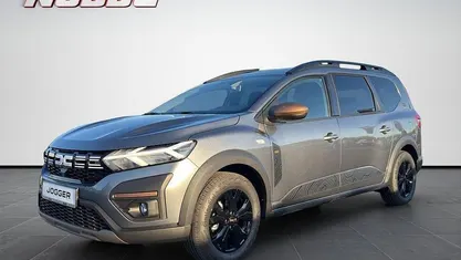 Neu Dacia Jogger Extreme 141 PS (103 kW) 2025 Grau Van / Kleinbus