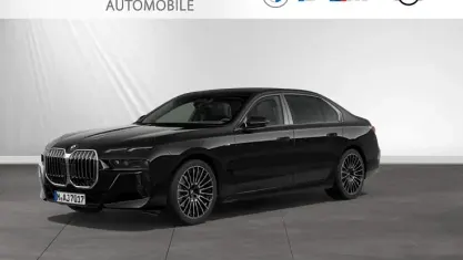Gebraucht BMW 740 M Sport 299 PS (219 kW) 2025 Black sapphire metallic Limousine