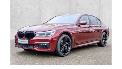 Gebraucht BMW 750 M Sport 400 PS (294 kW) 2018 Rot Limousine