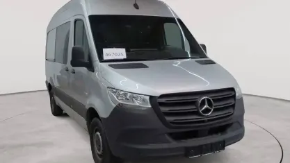 Używany Mercedes Sprinter 163 KM (119 kW) 2020 Srebrny Van