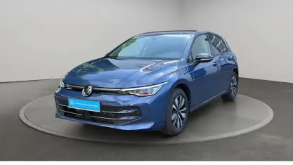 Gebraucht VW Golf VIII Goal 150 PS (110 kW) 2025 Anemonenblau metallic Limousine