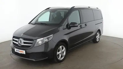 Grau Gebraucht 2023 Mercedes V220 Edition Van / Kleinbus | 48.270 € (Fairer Preis)