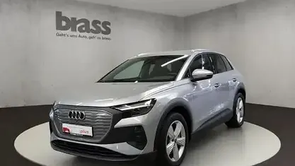 Florettsilber metallic Gebraucht 2023 Audi Q4 e-tron Ambiente SUV | 33.400 € (Fairer Preis)