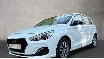 Weiß Gebraucht 2020 Hyundai i30 YES! Limousine | 16.990 € (Fairer Preis)