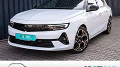 Arktisweiß/diamantschwarz Gebraucht 2023 Opel Astra GS Line Limousine | 27.850 € (Fairer Preis)