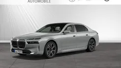 Spacesilber metallic Gebraucht 2023 BMW i7 Comfort Edition Limousine | 86.800 € (Fairer Preis)
