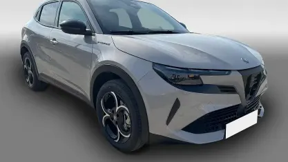 Nouă Alfa Romeo GT Junior 145 CP (106 kW) 2025 Gri SUV