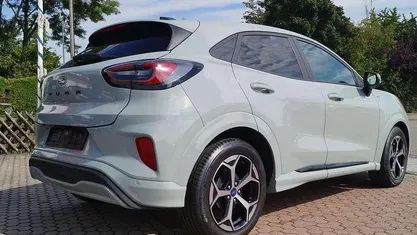 Grau Gebraucht 2024 Ford Puma ST-Line SUV | 23.470 € (Guter Preis)