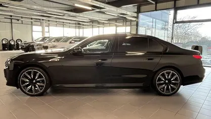 Gebraucht BMW i7 M Sport 484 kW (659 PS) 2024 Schwarz Limousine