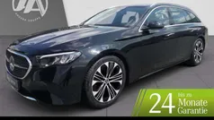 Obsidianschwarz Gebraucht 2023 Mercedes E220 Avantgarde Limousine | 44.684 € (Superpreis)
