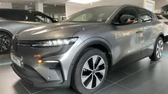 Dolomitgrau metallic Gebraucht 2023 Renault Mégane Evolution Limousine | 27.900 € (Fairer Preis)
